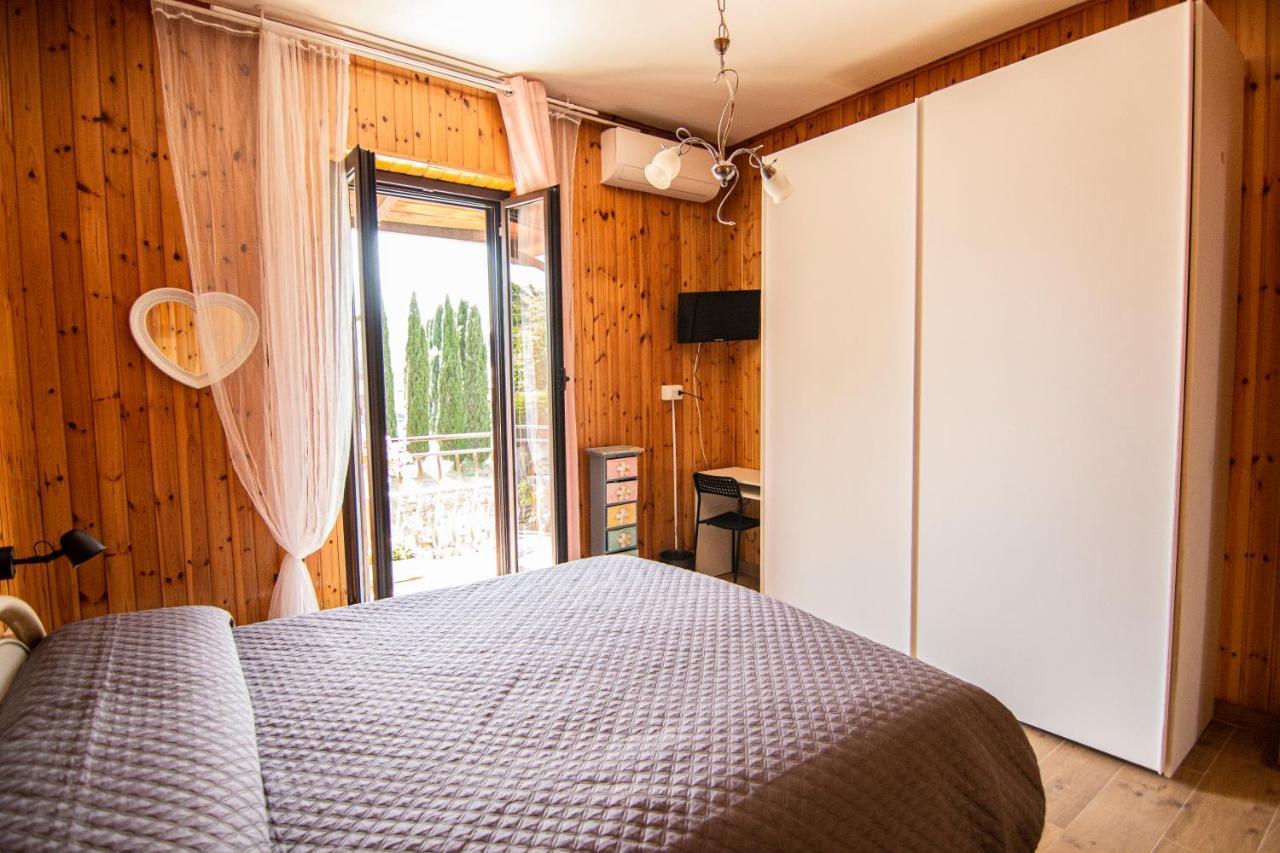 Bed and breakfast Yourquadrarooms *
